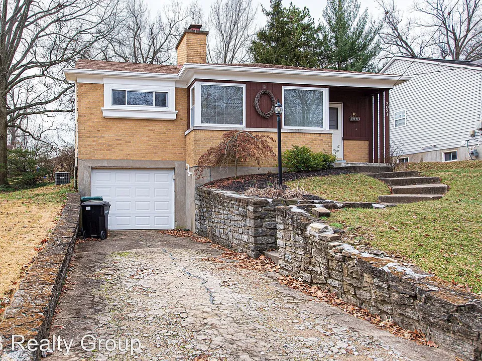 3031 Irvella Pl, Cincinnati OH exterior